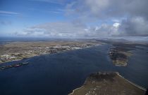 Die Falkland-Inseln im Südatlantik aus der Luft
