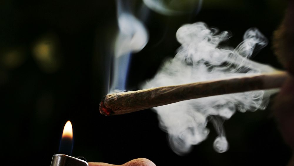 amsterdam-mulls-ban-on-foreign-tourists-at-its-cannabis-coffee-shops