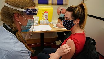 شاهد: بريطانيا تفتح 7 مراكز اختبار جماعية لفيروس كورونا في مختلف أنحاء البلاد