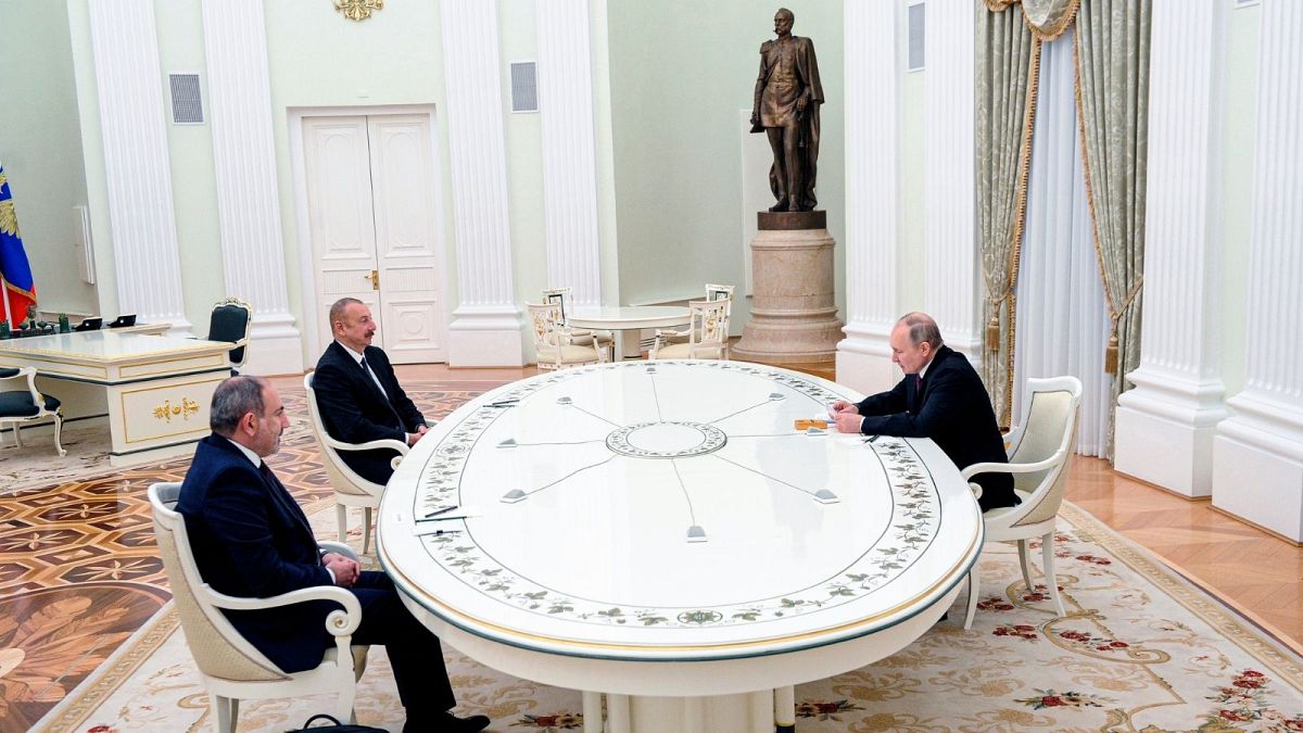رییس جمهور روسیه میزبان رییس جمهور آذربایجان و نخست وزیر ارمنستان بود تا در خصوص صلح قره باغ گفتگو کنند