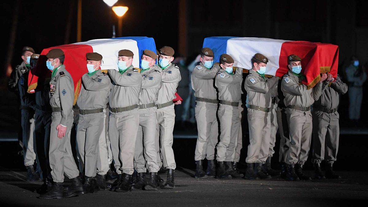 Mali'de 2 Ocak'ta hayatını kaybeden 2 Fransız asker için 8 Ocak'ta Haguenau'da cenaze töreni düzenlendi 