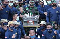 Ινδονησία: Βρήκαν το ένα από τα δύο μαύρα κουτιά του αεροσκάφους που συνετρίβη