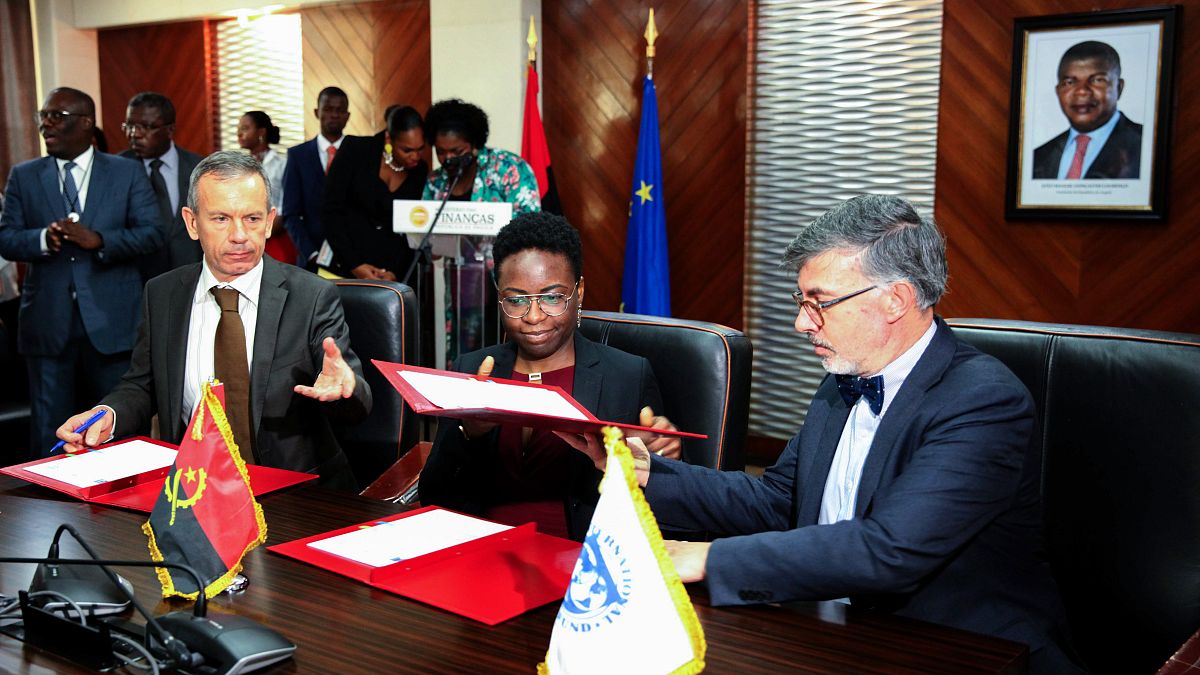 Assinatura do acordo tripartido (Angola, UE, FMI) do projeto de apoio à Gestão das Finanças Públicas a Angola, em Luanda, Angola, 10 de dezembro