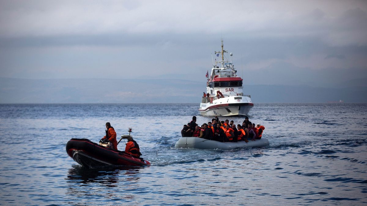 Frontex, göçmenlere müdahale ederken / Arşiv