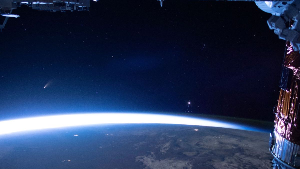 صورة لجانب من الكرة الارضية ملتقطة من محطلة الفضاء الدولية.