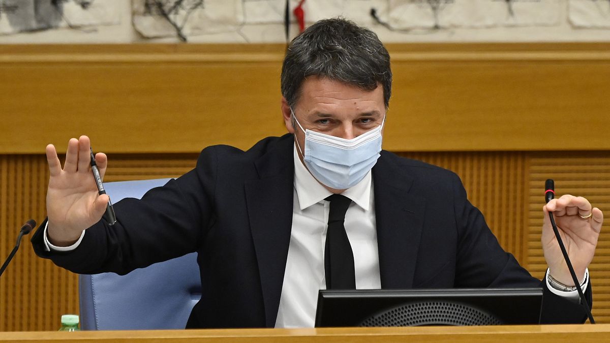 Matteo Renzi in conferenza stampa alla Camera
