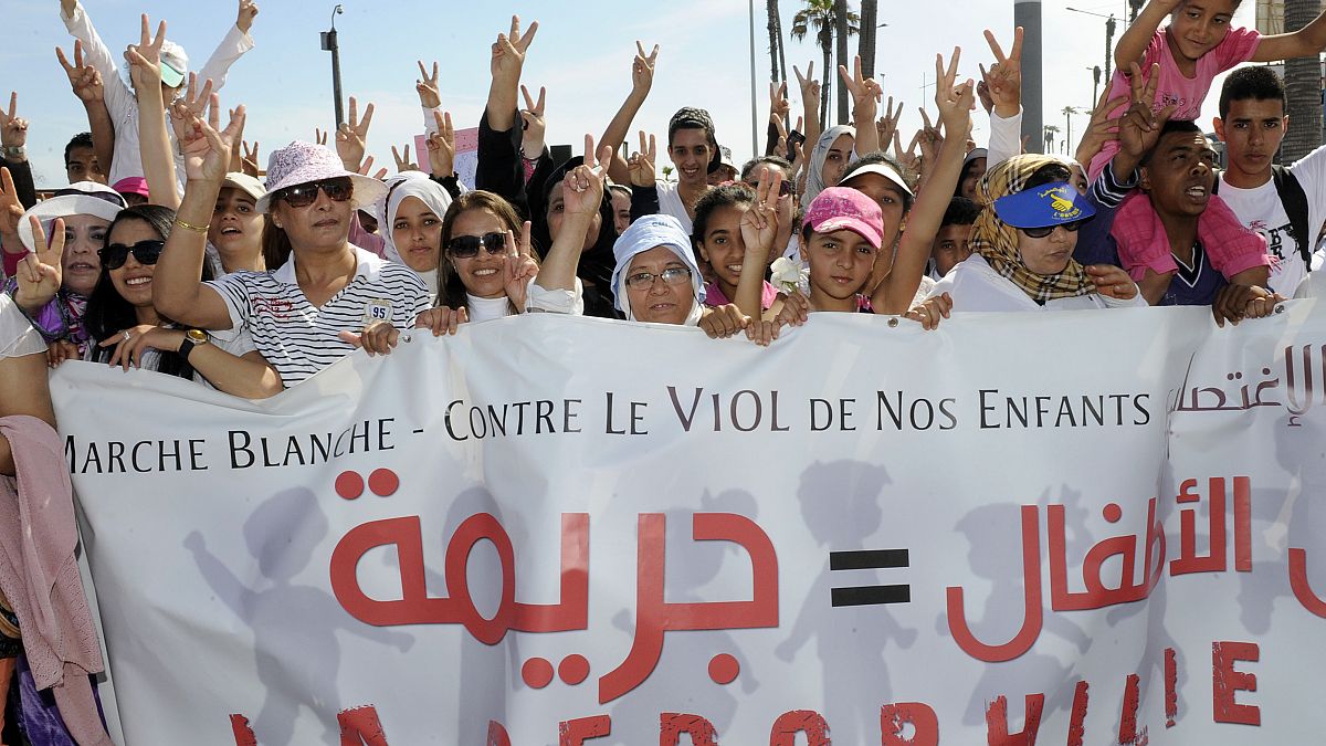 مظاهرة ضد الاعتداء الجنسي على الأطفال في الدار البيضاء المغرب 2013.