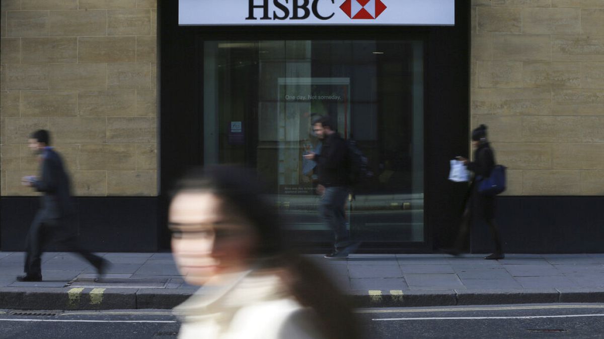 İngiltere'nin başkenti Londra'da bir HSBC şubesi