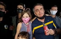 Jair Bolsonaro prend un bain de foule sans masque