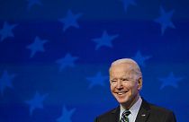 O perfil de Joe Biden de frente para o Capitólio