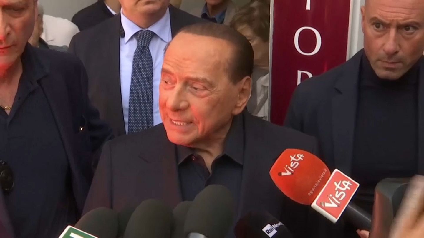 Berlusconi hospitalizado de urgência devido a problema cardíaco