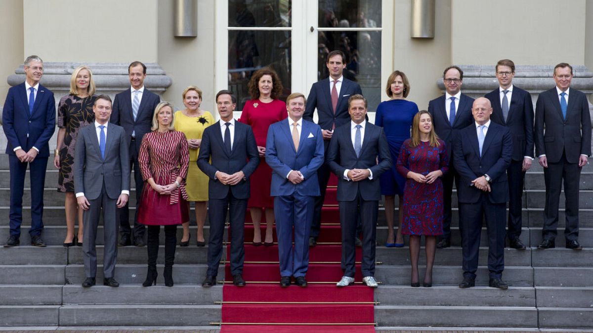 The cabinet of the last Dutch government, pictured here in 2017. 