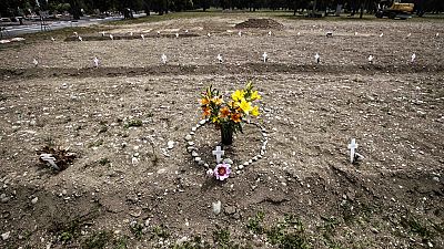 Campo 81, uma zona do cemitério Maggiore, em Milão, Itália, para vítimas de Covid-19