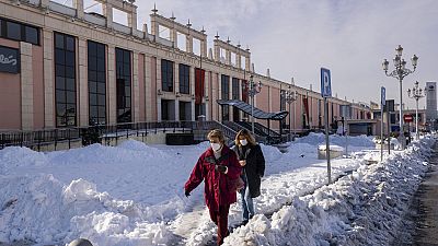Ισπανία: Τιτάνια προσπάθεια για να ανοίξουν οι δρόμοι από τα χιόνια