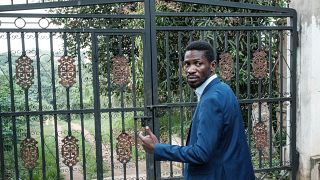 L'opposant Bobi Wine en résidence surveillée ?
