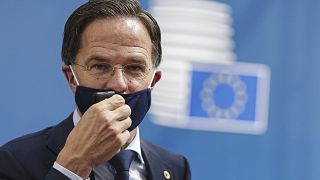 Vítimas do fisco satisfeitas com queda do governo de Mark Rutte