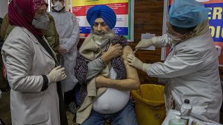 Начало вакцинации в Индии