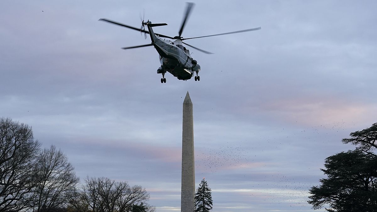 ترامب مغادراً البيت الأبيض على متن المروحية الرئاسية (أرشيف) 