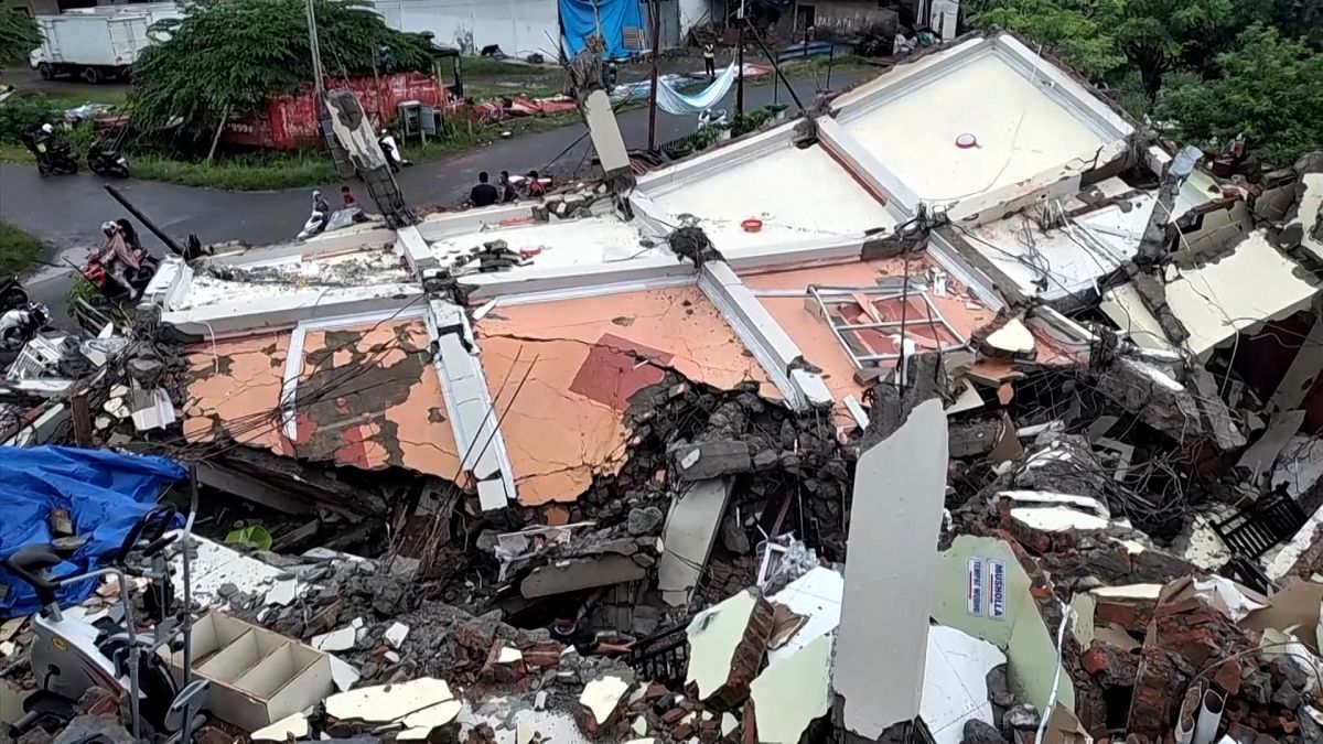 6,2-es erősségű földrengés volt Indonéziában péntek éjszaka 