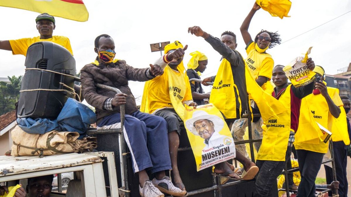 Ουγκάντα: Πανηγυρισμοί των υποστηρικτών του Μουσεβένι