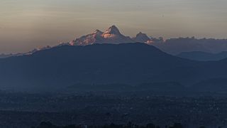 سلسلة جبلية بالنيبال