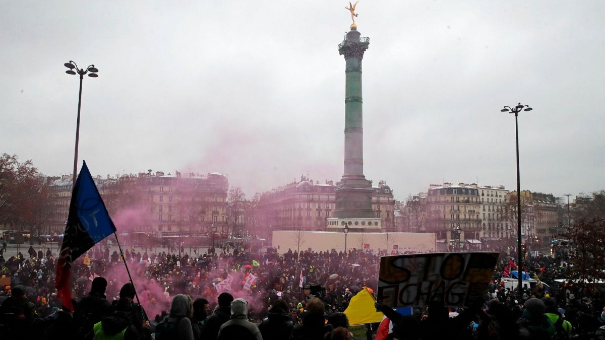 تظاهرات علیه قانون امنیت جامع در پاریس