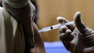 Европа ускоряет темпы вакцинации