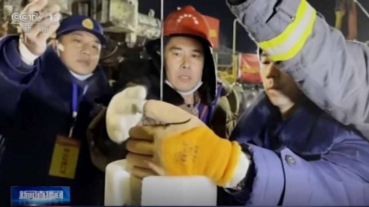Çin'de mahsur kalan madencileri kurtarma çalışmaları sürüyor