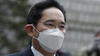 El heredero de Samsung, condenado a dos años y medio de cárcel por corrupción