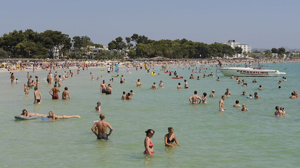 Mauritius rather than Mallorca? How heatwaves are changing our summer holidays