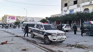 Tunisie : 600 arrestations, l'armée en renfort après des émeutes
