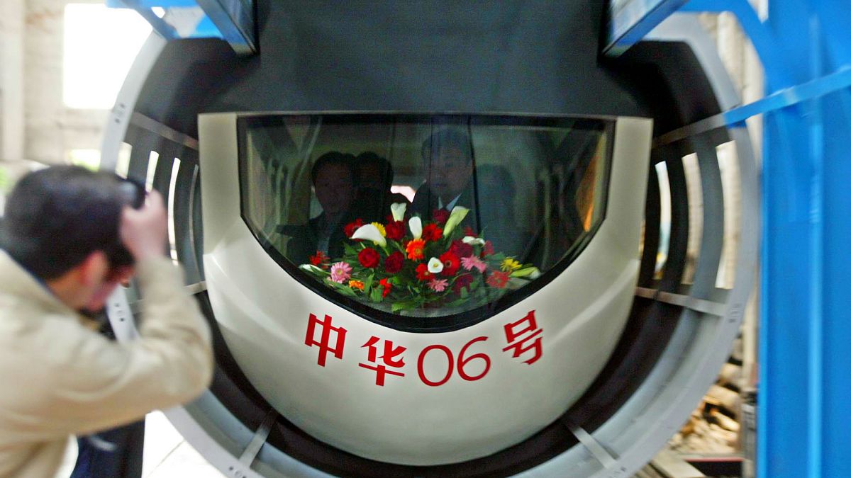 Çin'in geliştirdiği hızlı Maglev trenlerinden bir kare.