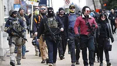 Fegyveres tüntetők Richmondban