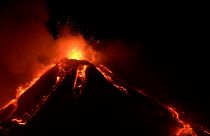 Ночное извержение вулкана Этна