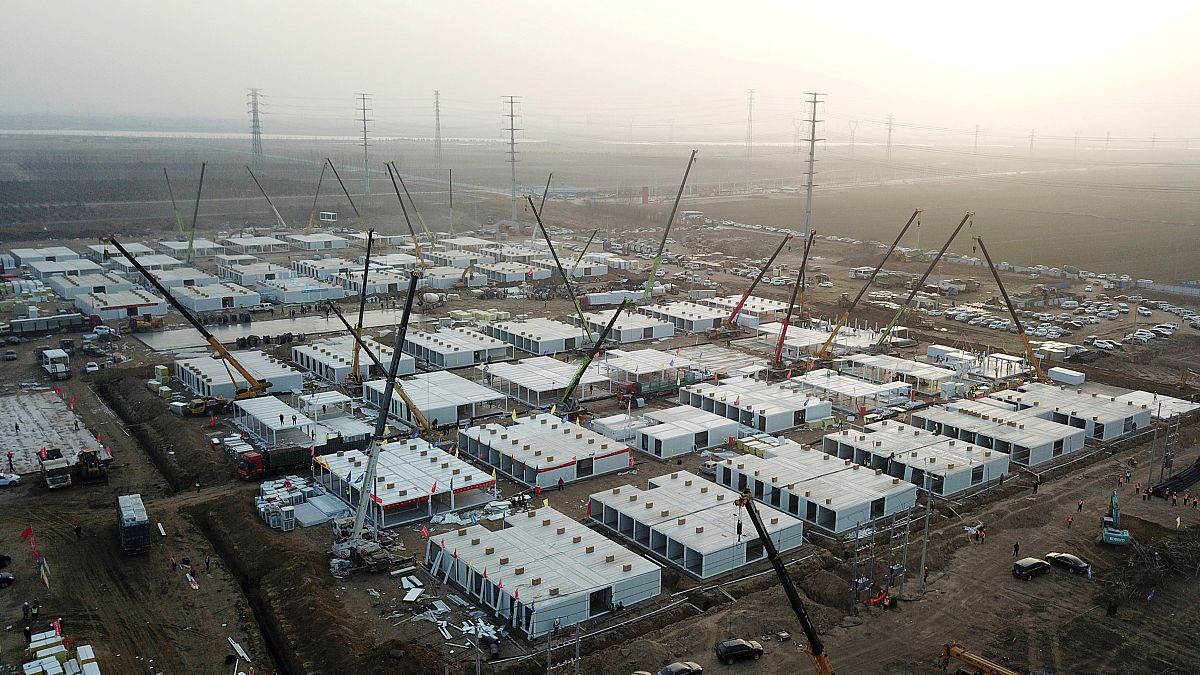 Çin'den Covid-19 önlemi: 4 bin kişilik karantina kampı kuruluyor
