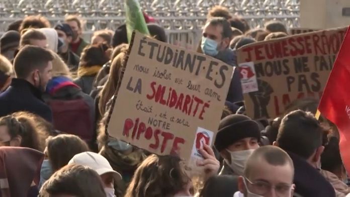 Studenten: Lasst uns wieder in die Hörsäle