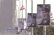 Портреты египетского президента в центре Каира