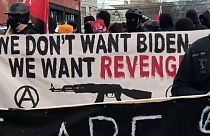 "Nous ne voulons pas de Biden, mais nous venger" : une manifestation tourne à l'émeute à Portland