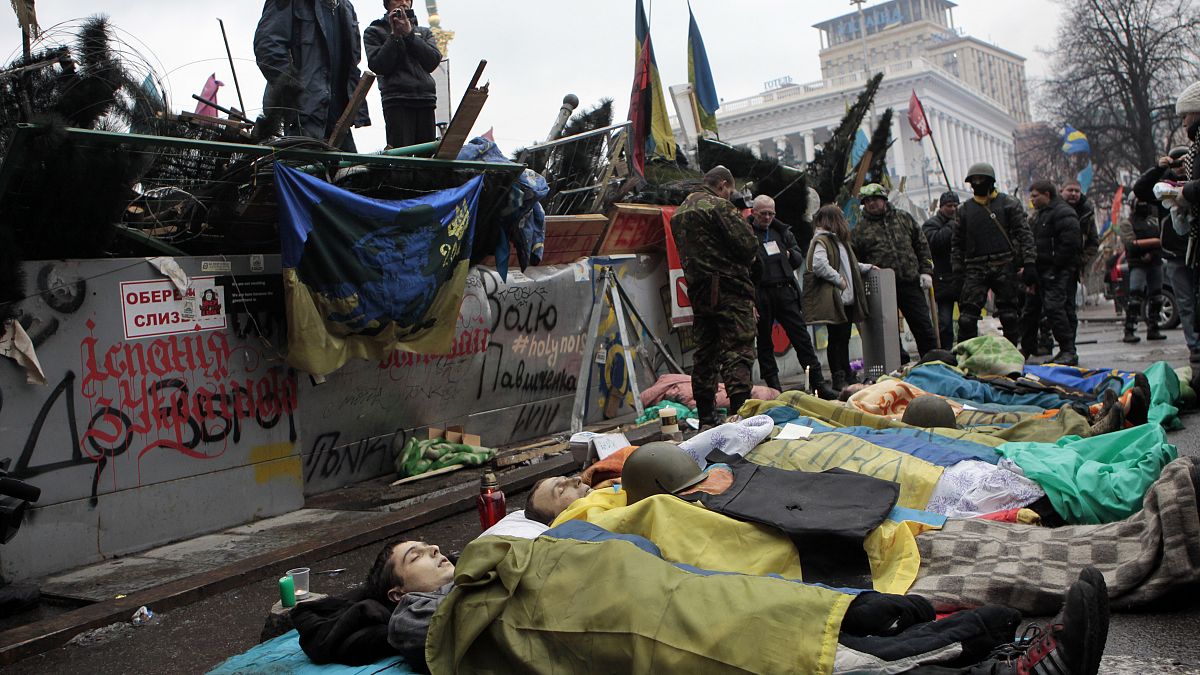 2014 februárjában a kijevi Majdan téren meggyilkolt tüntetőkre emlékeztek demonstrálók