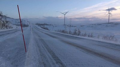 Vereiste Straßen in Nordland nach Sturm "Frank"