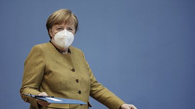 Angela Merkel: meg kell akadályozni a harmadik hullámot