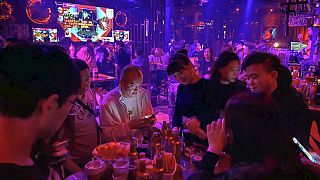 Las discotecas de Wuhan a tope de marcha un año después del confinamiento 