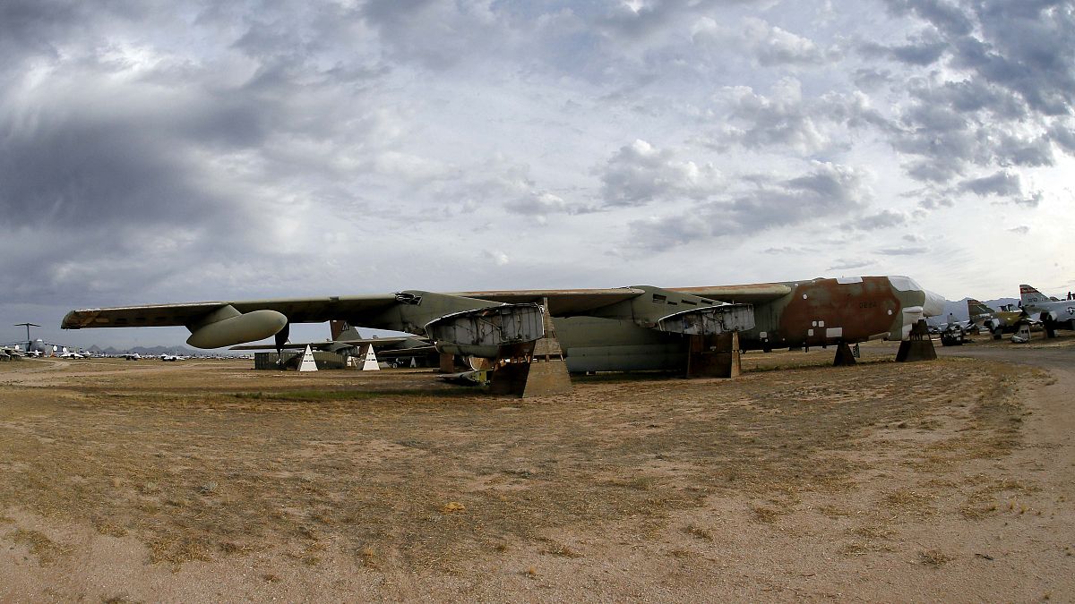 Боинг Б-52 "Стратофортресс" снят с вооружения ВВС США в соответствии с договором СНВ-1