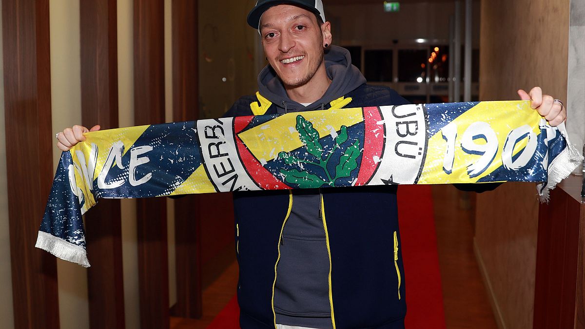 Mesut Özil à son arrivée à Istanbul, le 18 janvier 2021 