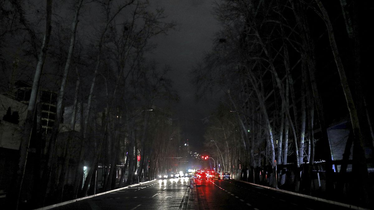 İran'da son haftalarda sık sık geniş kapsamlı elektrik kesintileri yaşanıyor