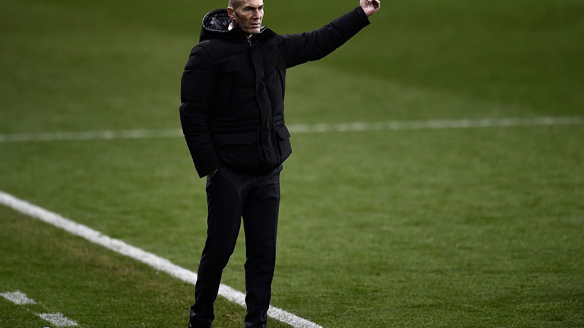 Zidane acusa positivo à Covid-19