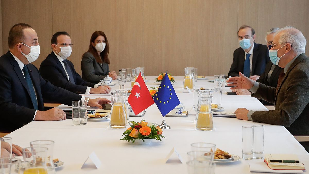 AB'den diplomatik kaynaklar, Mart ayından görüşülecek Türkiye yaptırımları konusunda temkinli davranmayı tercih ettiklerini ifade ediyor.