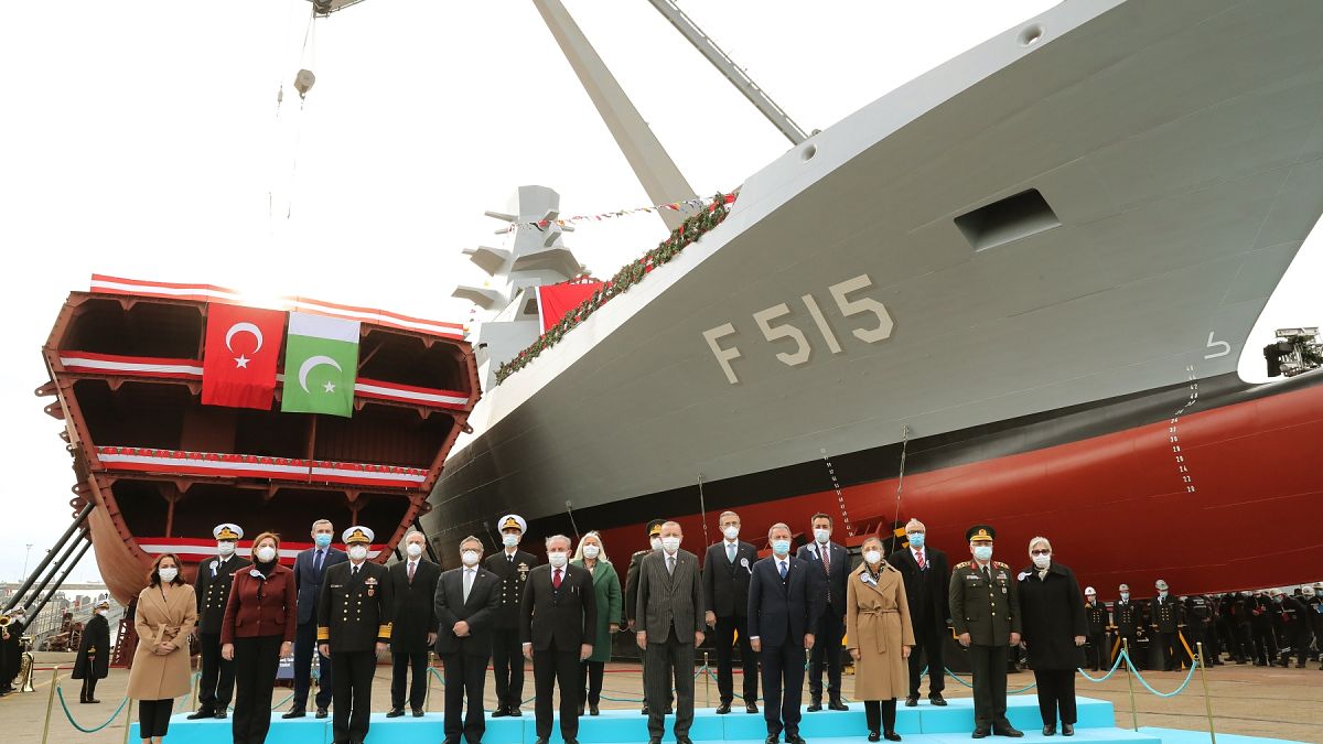 Cumhurbaşkanı Erdoğan, İstanbul Tersane Komutanlığında, MİLGEM Projesi'nin 5'inci gemisi İstanbul (F-515) Fırkateyni'nin Denize İniş törenine katıldı.