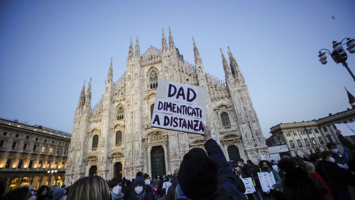 İtalya'da bölgenin yanlışlıkla karantinaya alınması yerel ve merkezi hükümeti karşı karşıya getirdi