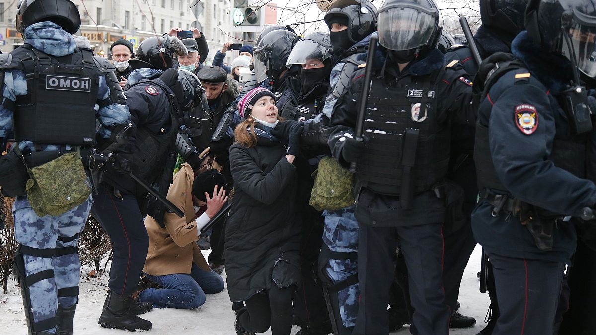خلال التظاهرات في موسكو أمس 